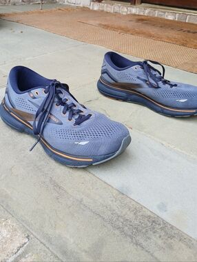 Brooks Men’s Ghost 15 Running Shoes Size 10.5 2E Wide